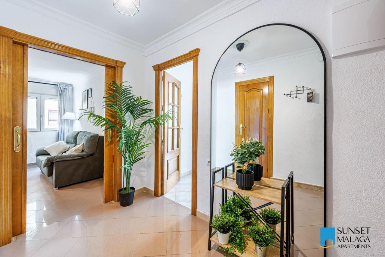 Malaga Central Station Apartment Buitenkant foto