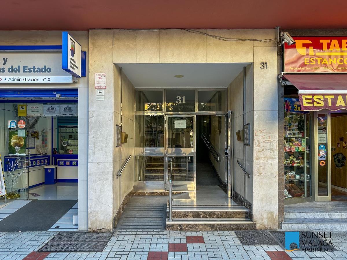 Malaga Central Station Apartment Buitenkant foto